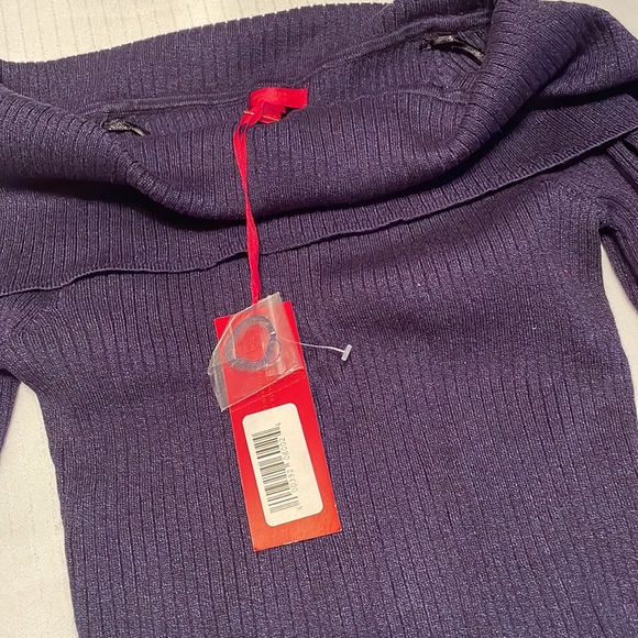 Jennifer Lopez off the shoulder/cowl neck navy blue sweater - Picture 3 of 4